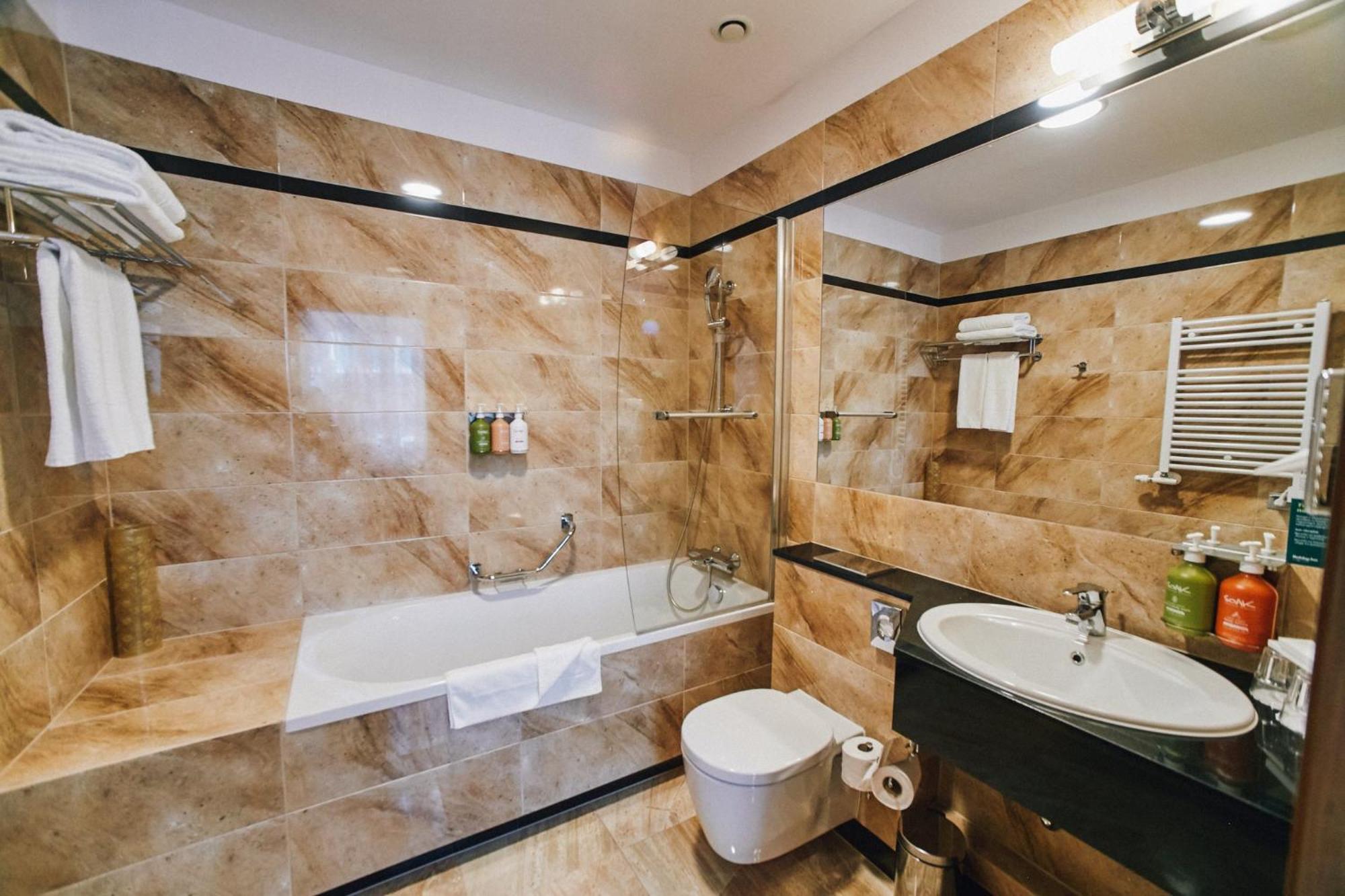 One-Bedroom Suite,1710015011:JPEG