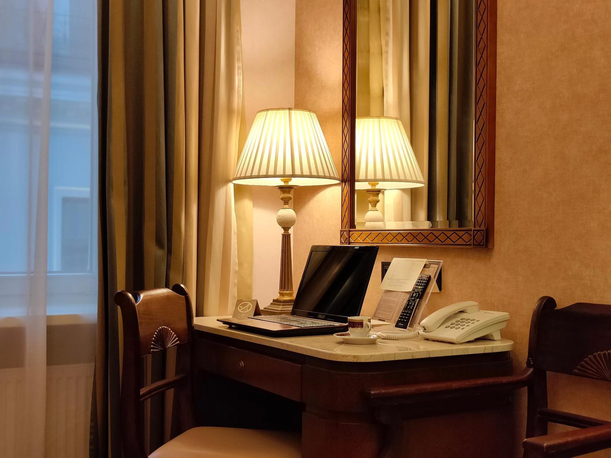 Single Room,1364087228:JPEG