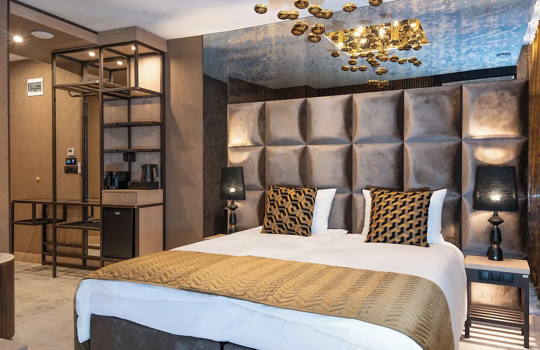 Art Suites Luxury Hotel-1