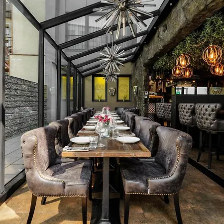 Art Suites Luxury Hotel-2